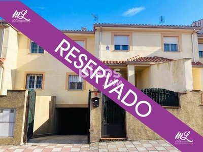 Casa adosada en venta en Calle de las Cercas