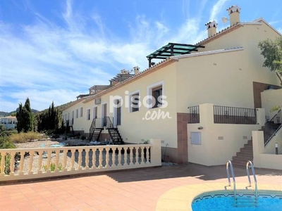 Casa adosada en venta en Carrer Camelia, 125