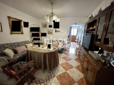 Casa en venta en Calle de Cervantes, cerca de Calle de la Almansa en Jódar por 56.000 €