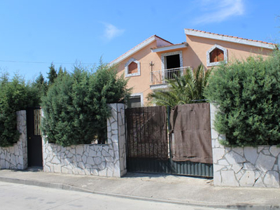 Casa en venta en CALLE PINO, ILLESCAS