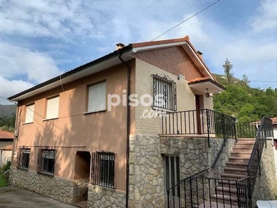 Casa en venta en Parres en Arenas de Parres por 145.000 €