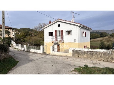 Casa unifamiliar en venta en Calle Lezana de Mena, nº 7