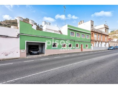 Chalet adosado en venta en Calle La Calzada en Tafira por 220.000 €