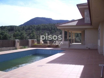 Chalet en venta en Avenida de los Olmos, nº 106