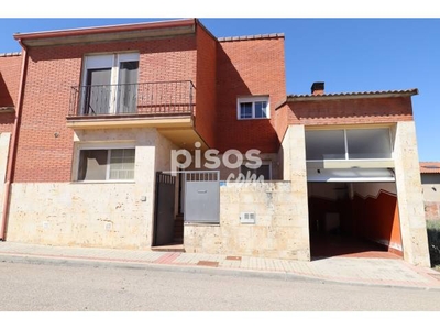 Chalet en venta en Calle de Calderón de la Barca en Mojados por 142.000 €