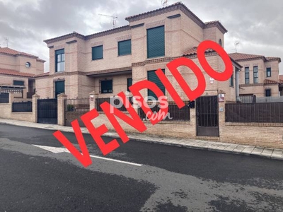 Chalet en venta en Calle de Huerta Alegre en Argés por 200.000 €