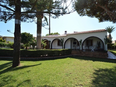 Chalet en venta en La Zenia, Orihuela, Alicante