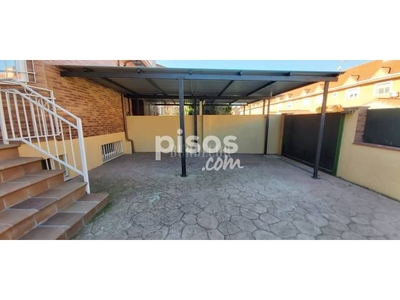 Chalet pareado en alquiler en Zona Centro en Ugena por 850 €/mes