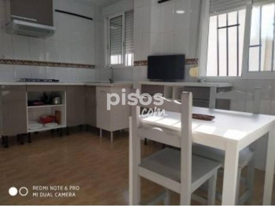 Piso en alquiler en Carrer del Marquès de Montortal, 7 en Poble Nou por 750 €/mes