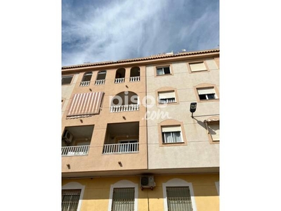 Piso en venta en Calle Hermanos Bazán, cerca de Calle San Pascual en Centro por 79.900 €