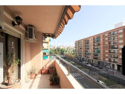 Piso en venta en Montolivet