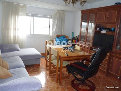 Piso en venta en Ronda de Outeiro, cerca de Avenida de Finisterre