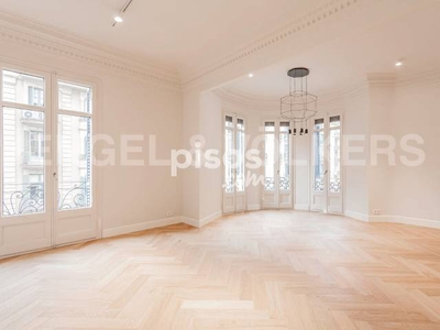 Piso en venta en Sant Gervasi en Sant Gervasi-Galvany por 1.330.000 €