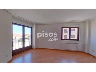 Piso en venta en Villares de La Reina