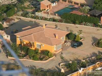 Vera villa en venta