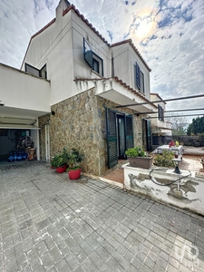 Casa 4 habitaciones de 136 m² en Olivella (08818)
