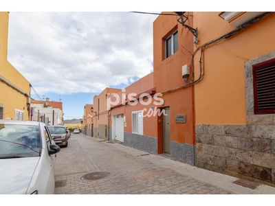 Casa adosada en venta en Calle Luis Artiles Castro, 8