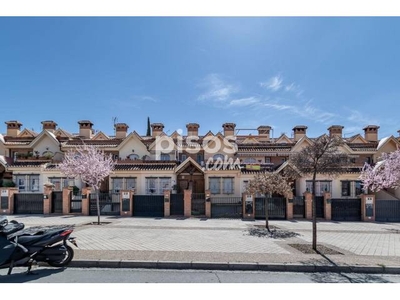 Casa adosada en venta en Calle Carmen de Burgos