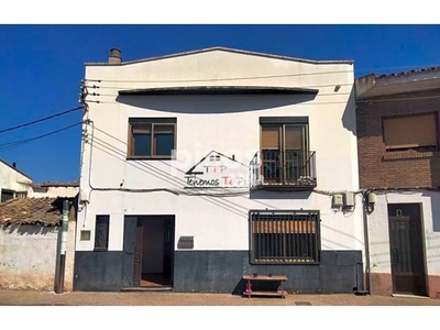 Casa adosada en venta en Camino de la Estación