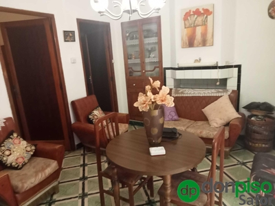 Casa Adosada en venta. Gran casa en el centro de Alfahuir con 3 habitaciones, granero y terraza, cerca de supermercado, para entrar a vivir