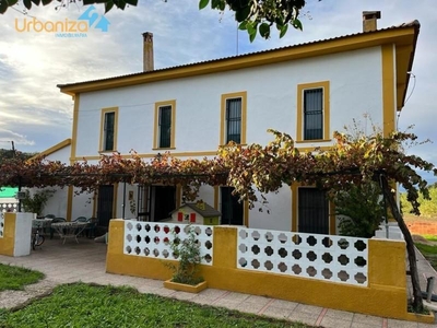 Casa con terreno en Valverde de Leganés