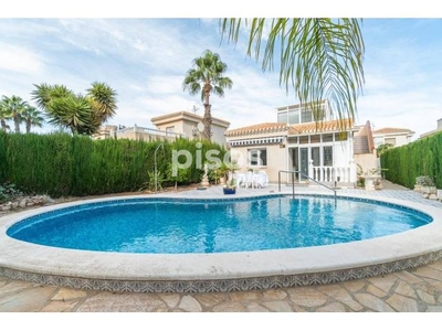 Casa en venta en Playa Flamenca-Las Piscinas
