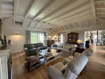 Chalet en alquiler en Lomas de Marbella Club-Puente Romano