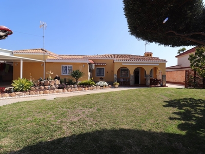 Chalet en venta en El Chaparral, Torrevieja, Alicante