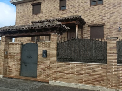 Duplex en venta en Carrizo De La Ribera de 282 m²
