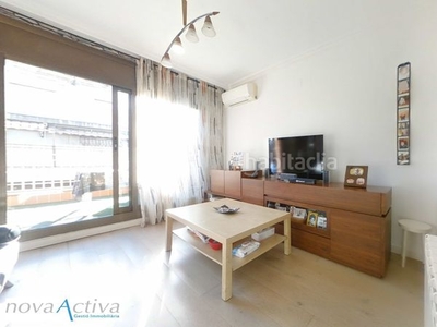 Ático con 2 habitaciones con aire acondicionado en Badalona