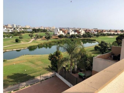 Casa adosada de alquiler en Alicante Golf