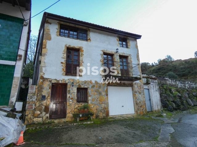 Casa en venta en Barrio del Marrón, 77 en Ampuero por 182.000 €
