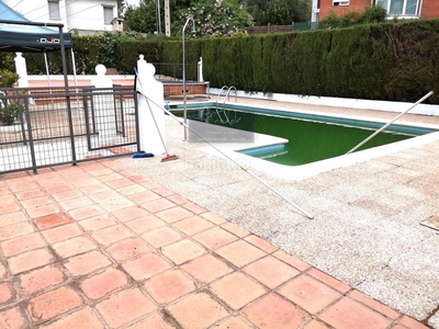 Chalet en carrer 1 vivienda con piscina en Corbera de Llobregat