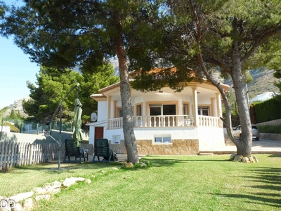 Chalet en venta en Dénia, Alicante