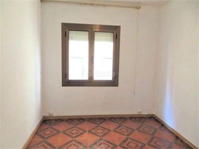 Piso de 75 m2, de 3 habitaciones cerca del montjuïc en Barcelona
