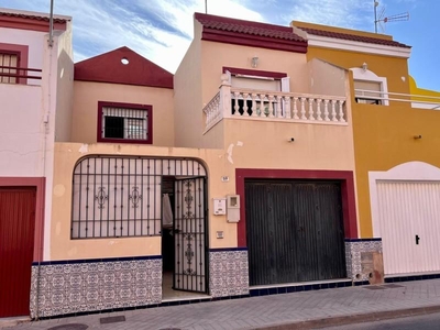 Adosado en los jornaleros, Almería