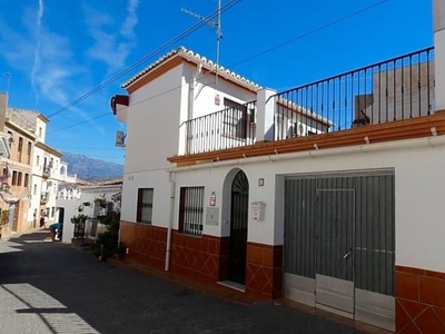 Chalet en Benamocarra