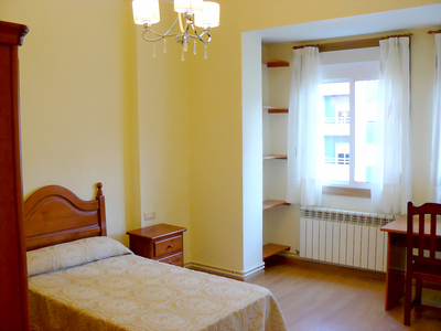 Alquiler habitacion de piso en Centro (Ourense)