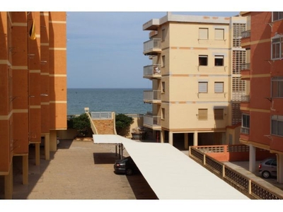 APARTAMENTO CON BUENAS VISTAS AL MAR Y MONTAÑA