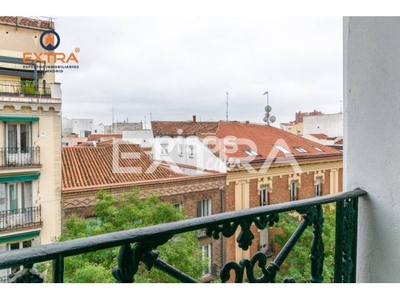 Apartamento en alquiler en Calle de Ponzano, cerca de Calle de Santa Engracia en Almagro por 1.350 €/mes