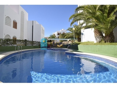 APARTAMENTO EN PLANTA BAJA EN RESIDENCIAL CON PISCINA. REF. 662