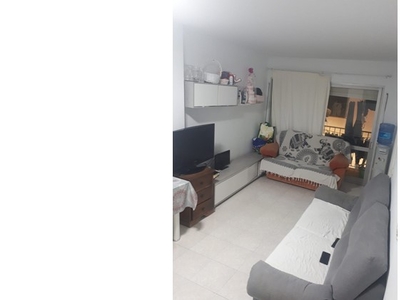 ¡ATENCIÓN INVERSORES! Se vende apartamento en San Luis de Sabinillas, junto a primera línea de playa