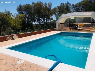 Casa con piscina y vistas en Castelldefels, Barcelona