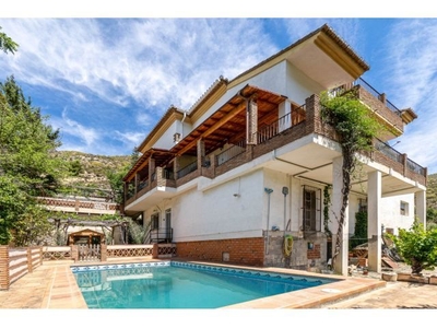 Casa con terreno en Venta en Pinos Genil, Granada