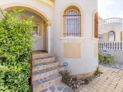 Casa en venta en Torrevieja, Alicante