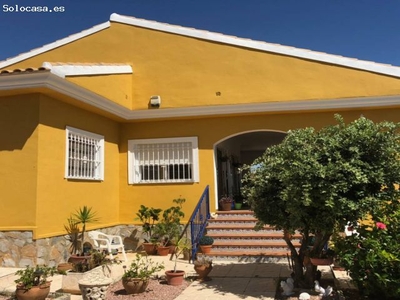 Chalet con terraza en Jacarilla