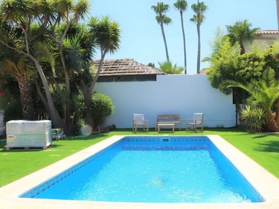 Chalet en venta en Cancelada, Estepona, Málaga