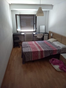 Habitaciones en Avda. Campoamor, Salamanca Capital por 265€ al mes