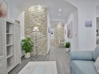 Piso en alquiler en Centro - Córdoba de 3 habitaciones con muebles y aire acondicionado