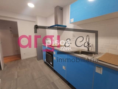 Piso en alquiler en L'Eixample Centre-Barri Antic en L'Eixample Centre-Barri Antic por 900 €/mes